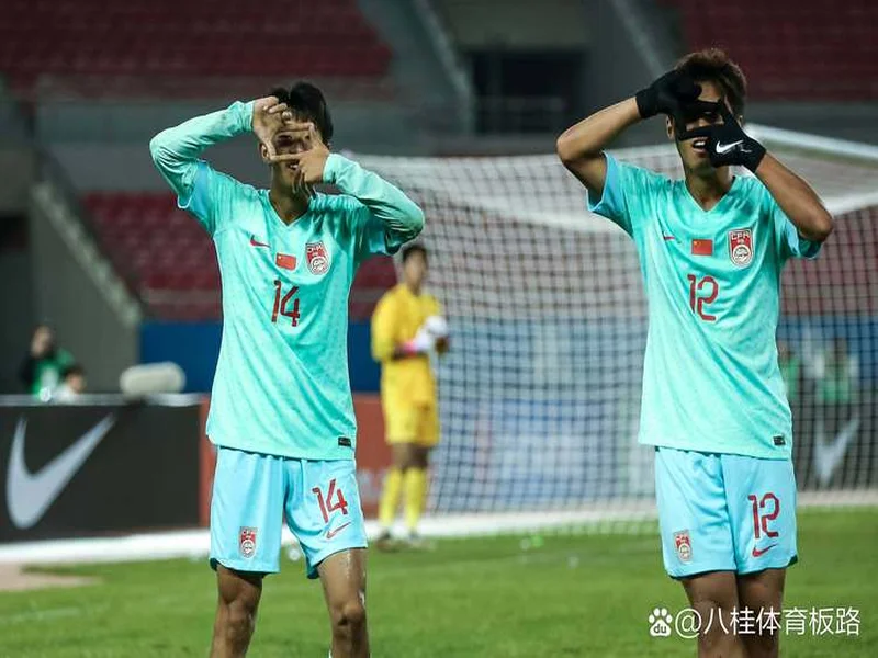 8000万先生无缘战国足!官方:姆伯莫因伤退出喀麦隆本期国家队